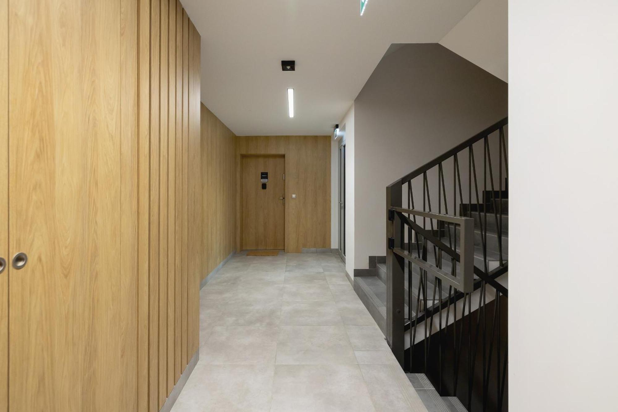 Bright Apartment In Krakow With Garden, Air Conditioning, Parking And Desk By Renters Prestige Екстер'єр фото