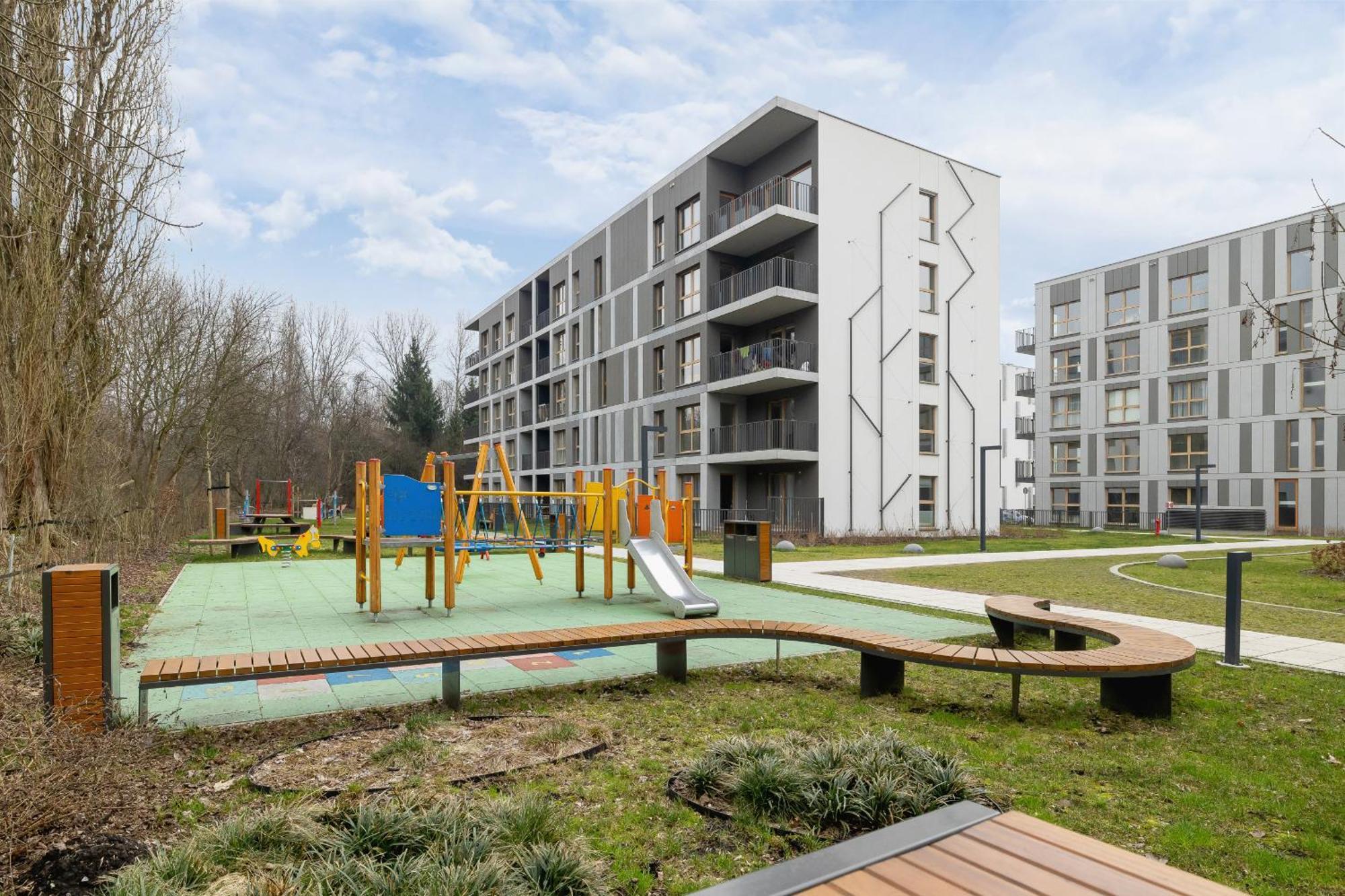 Bright Apartment In Krakow With Garden, Air Conditioning, Parking And Desk By Renters Prestige Екстер'єр фото